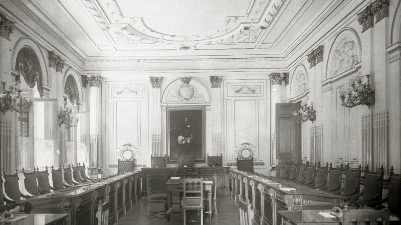 Interior de la diputación o ayuntamiento