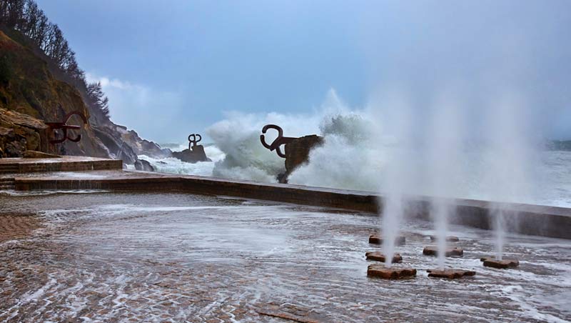 Storm in the Peine del Viento (Wind Comb) with rough seas