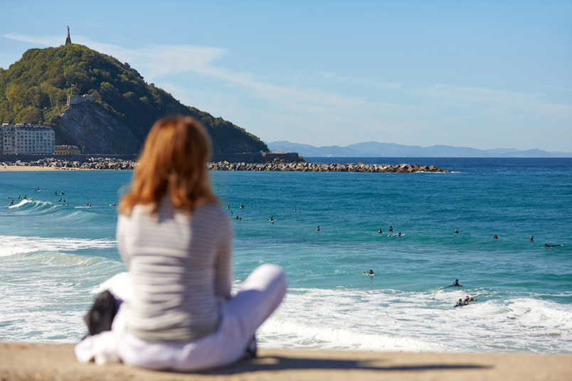 Surfistas en la Playa de la Zurriola