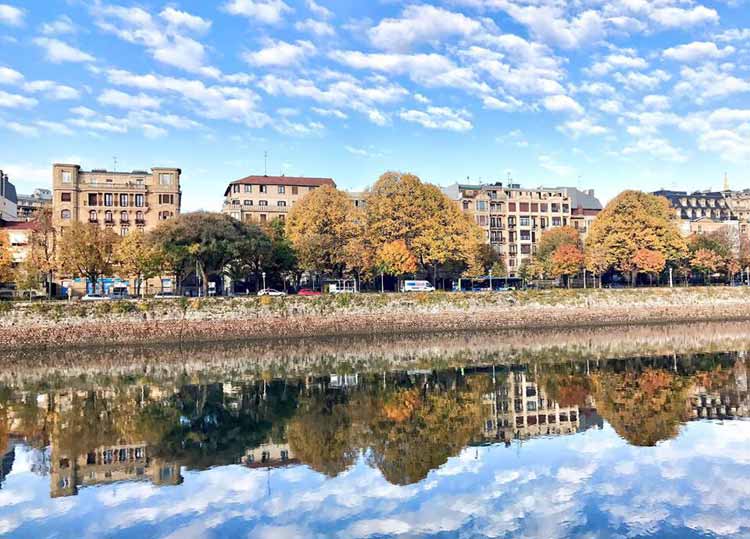 Amara - Buildings on the Paseo del Árbol de Gernika by the river Urumea